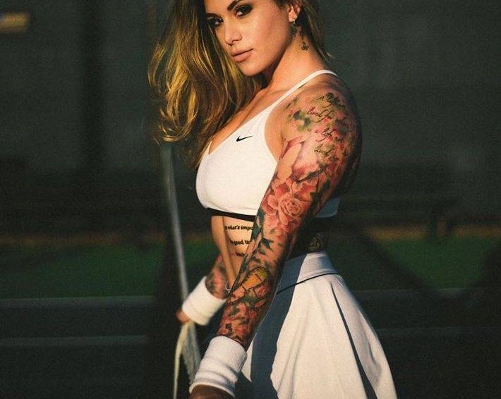 13 сексуальных фотографий горячей Американской татуированной модели Nikki Nichole