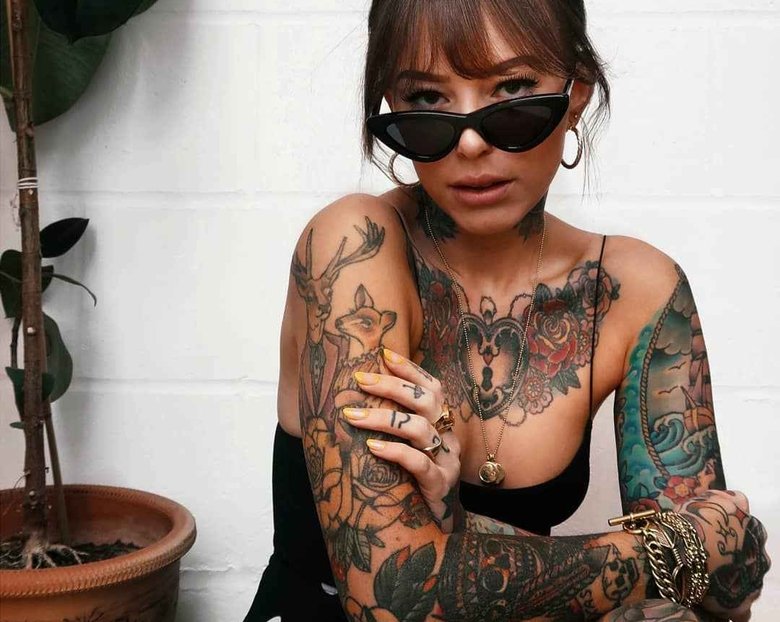 Татуированная модель и блоггер в мире моды Sammi Jefcoate